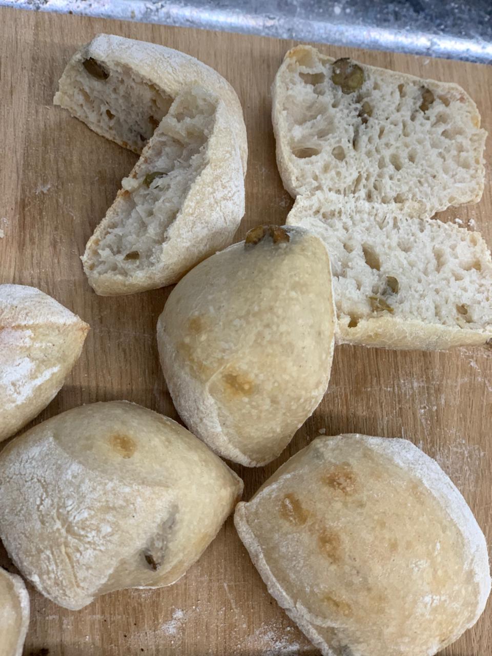Olive bread rolls